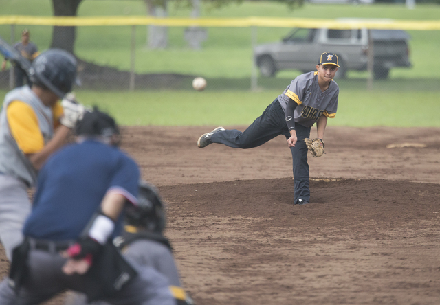 1692395_web1_Kohala_vs_hilo_Baseball_1.jpg