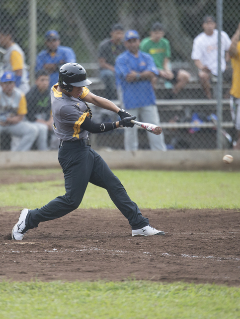 1692395_web1_Kohala_vs_hilo_Baseball_3.jpg