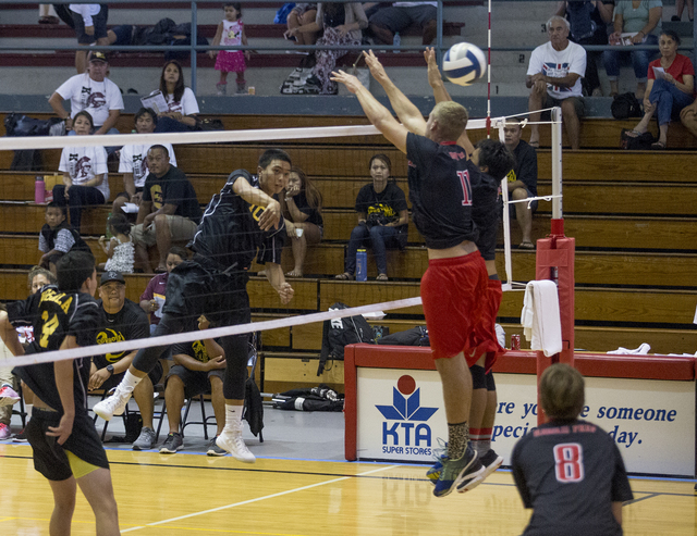 1765546_web1_HPA_vs_Kohala_BIIF_Volleyball_SF_10.jpg