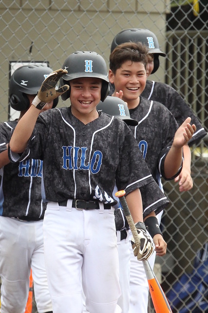 1873939_web1_ia_LittleLeagueAllStars_Semis_99_25_post24HR_celebrate.jpg