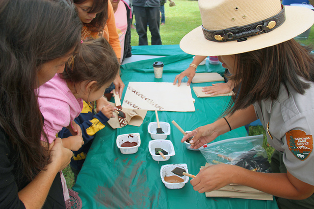 1888448_web1_Keiki-learn-ohe-kapala-with-Ranger-Rebecca.jpg