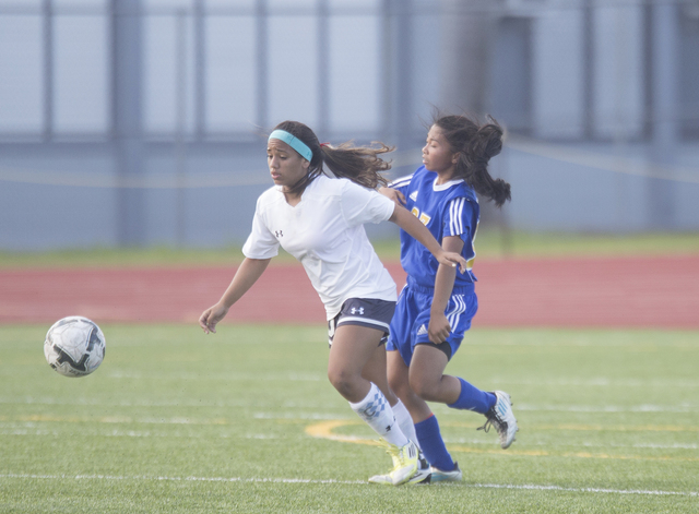 1894160_web1_Waiakea_vs_Hilo_Girls_Soccer_6.jpg