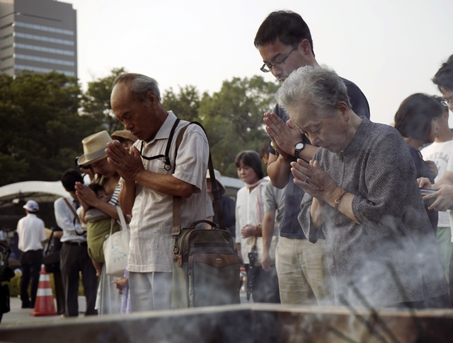 2001407_web1_Japan-Hiroshima-Anniv_Roge.jpg