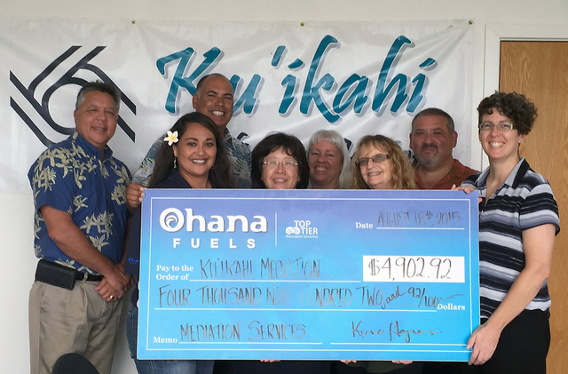 Ohana Fuels donates $4,902 to Ku‘ikahi Mediation Center - Hawaii ...