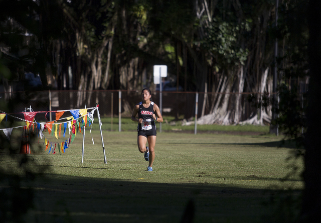 2111166_web1_UHHilo_Womens_Cross_Country_4.jpg