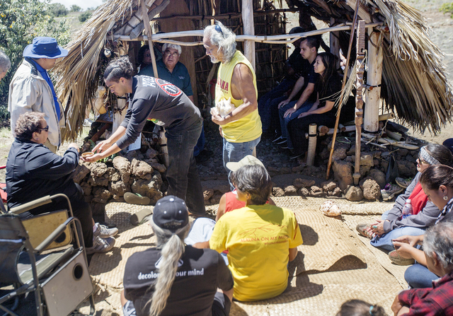 2161918_web1_Mauna_Kea_Protesters_and_OHA_4.jpg