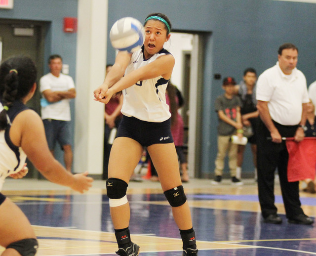 2381914_web1_kam-vs-waiakea-v-ball-DI-02.jpg