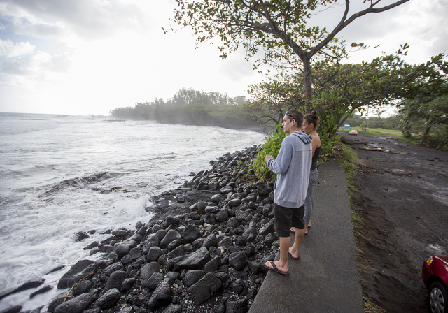 2396389_web1_Keaukaha_Flooding_2.jpg