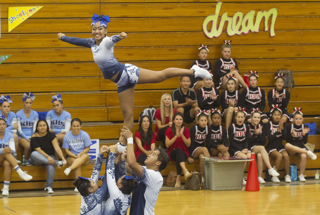 2436150_web1_ia_Waiakea_BIIFcheer.jpg