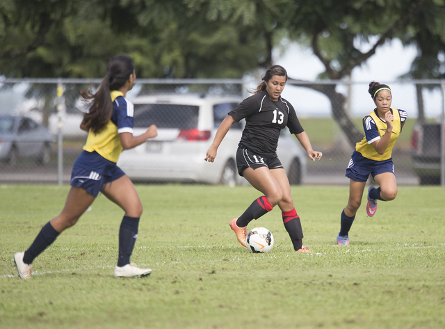 2517378_web1_HPA_vs_Waimea_Girls_Soccer_1.jpg