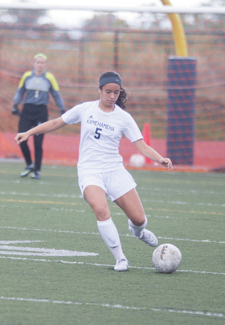 2519439_web1_1-farias-Kamehameha_vs_Mauna_Lani_Girls_Soccer_7.jpg