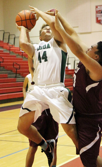 2578621_web1_pahoa-vs-kau-b-ball01.jpg