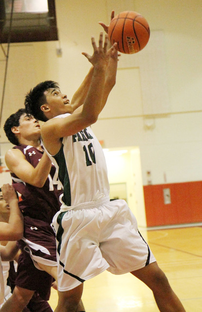 2578621_web1_pahoa-vs-kau-b-ball06.jpg