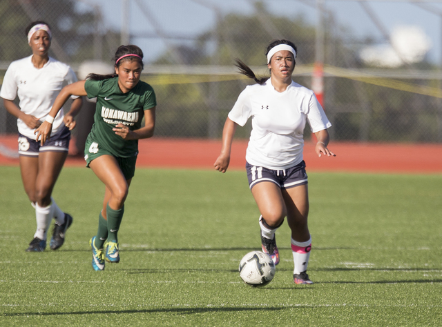 2587309_web1_Waiakea_vs_Konawaena_Girls_Soccer_2.jpg