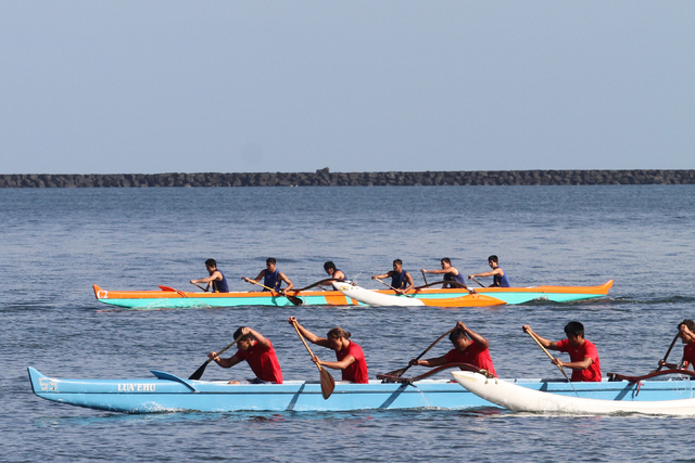 2622790_web1_ia_paddling_keaauwin.jpg