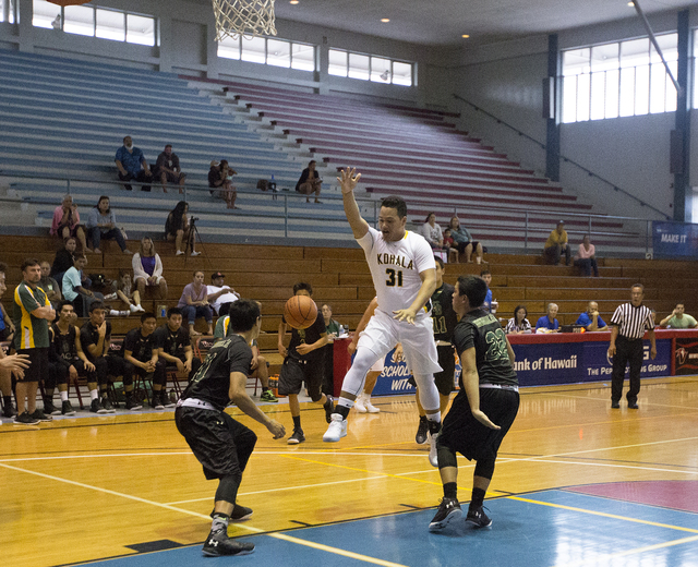 2656237_web1_Kohala_vs_Honokaa_Boys_Basketball_6.jpg