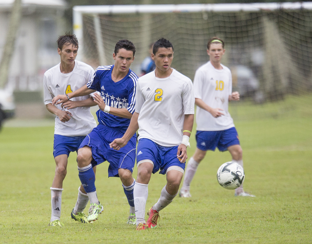 2659301_web1_Hilo_vs_Kealakehe_Boys_Soccer_4.jpg