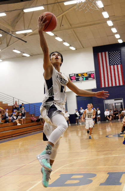 2795069_web1_Hilo-vs-waiakea-b-ball-01.jpg