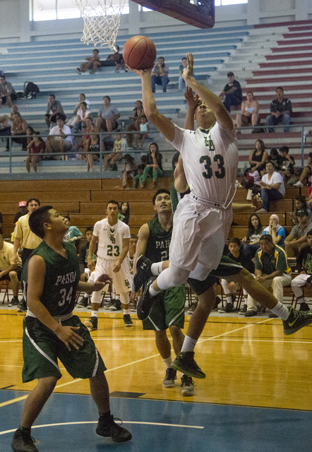 2957509_web1_Honokaa_vs_Pahoa_Boys_Basketball_5.jpg