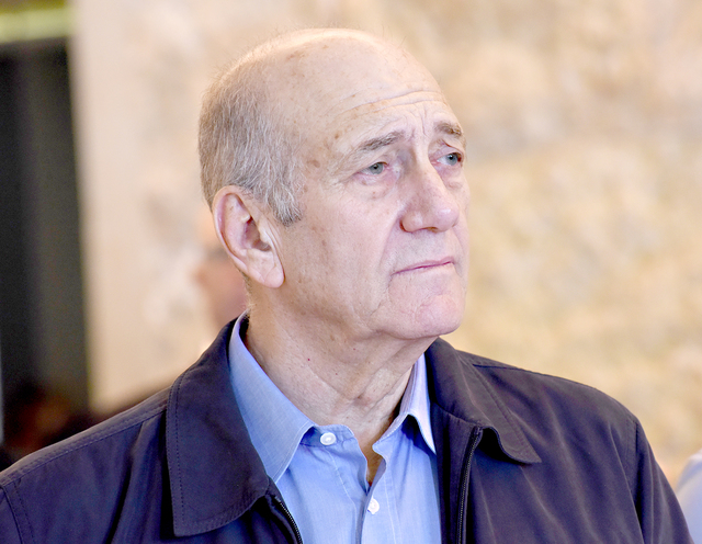 2969174_web1_Mideast-Israel-Olmert_Chri.jpg