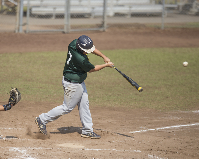 3005886_web1_Big_Island_vs_Keaukaha_Baseball_3.jpg