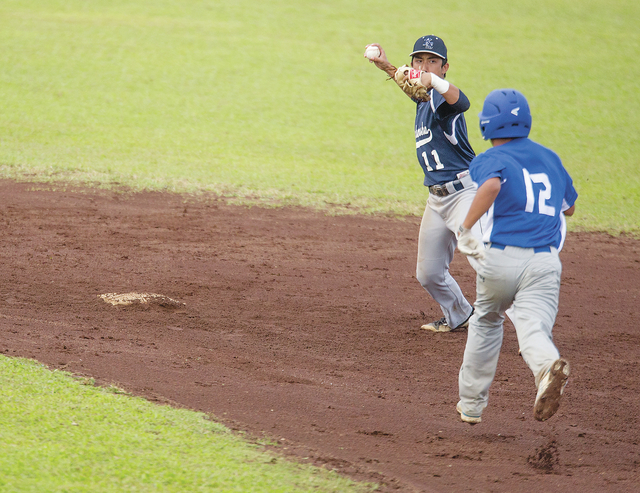 3017295_web1_1-Kamehameha_vs_Kealakehe_Baseball_4.jpg