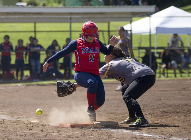 3041950_web1_Keaau_vs_Kohala_Softball_7.jpg