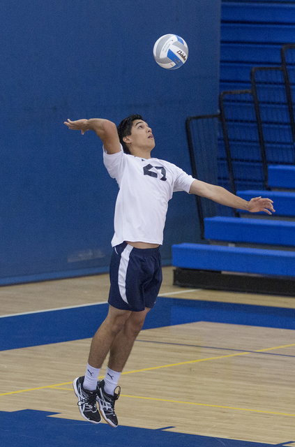 3036847_web1_Kamehameha_vs_Kalaheo_Boys_Volleyball_9.jpg