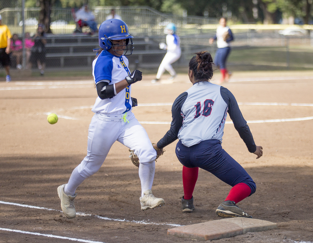 3113973_web1_Hilo_vs_Keaau_Softball_1.jpg