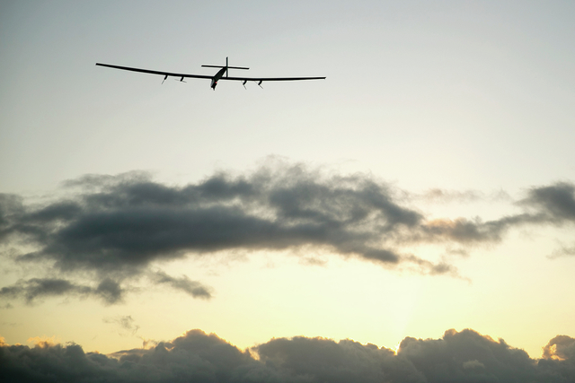 3357265_web1_APTOPIX-Solar-Plane_Chri.jpg