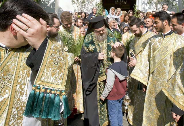 3398224_web1_Romania-Orthodox-Palm_Chri.jpg