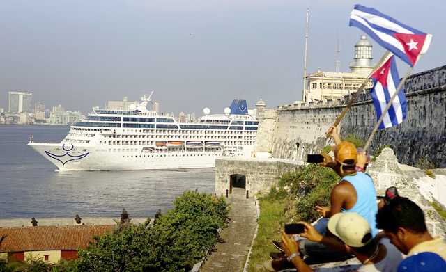 3420993_web1_APTOPIX-Cuba-Cruises_Chri.jpg