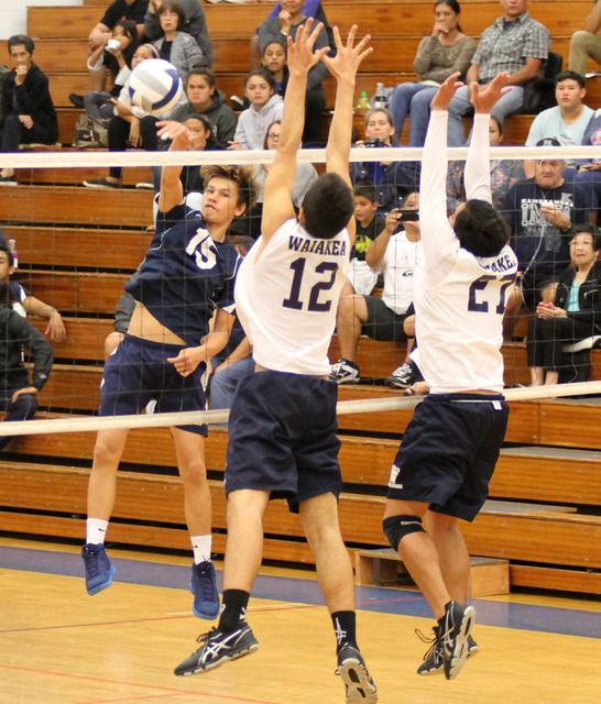 3451440_web1_12kam-vs-waiakea-v-ball04--2-.jpg