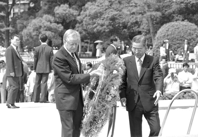 3467831_web1_Obama-Hiroshima_Chri.jpg