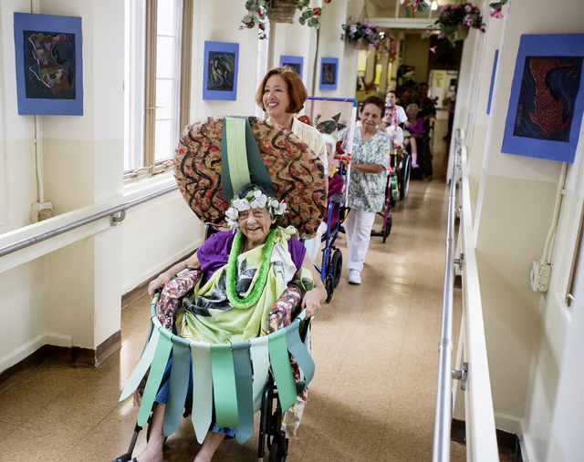 3641419_web1_Kamehameha_Day_Wheelchair_Parade_2.jpg