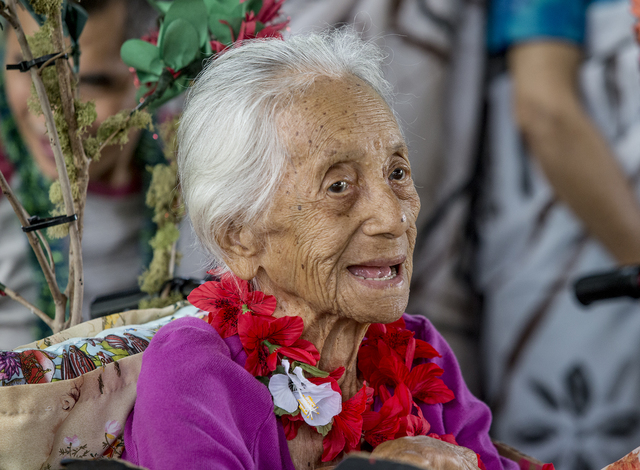 3641419_web1_Kamehameha_Day_Wheelchair_Parade_3.jpg