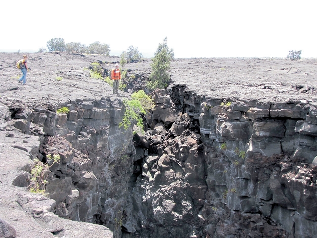 3718080_web1_VW_2016-06-23_Kilauea-SWRZ_118_USGS_jk.jpg