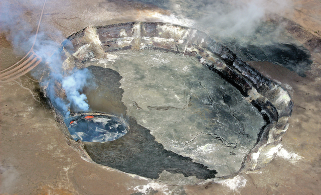 3730381_web1_Halemaumau-Kilauea-Volcano-Summit-62716.jpg