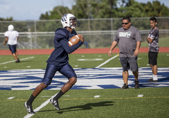 3916666_web1_Waiakea_Football_Practice_3.jpg