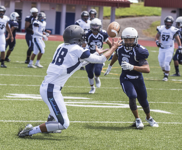 3953907_web1_Waiakea_vs_Kamehameha_Football_1.jpg