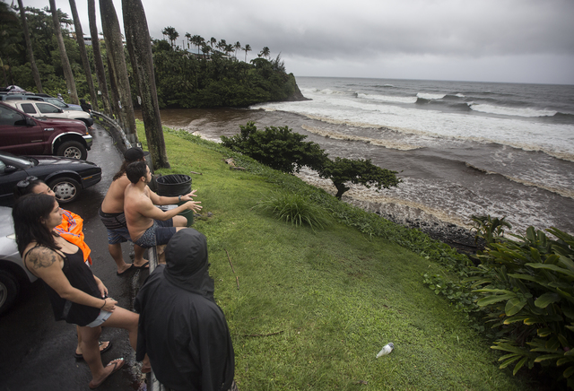 4090199_web1_Hurricane_Madeline_on_Wednesday_Hilo_1.jpg