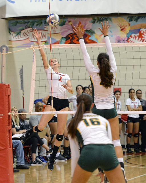 4140858_web1_UHH-vs-CALPOLY-VB-090516_0040a.jpg