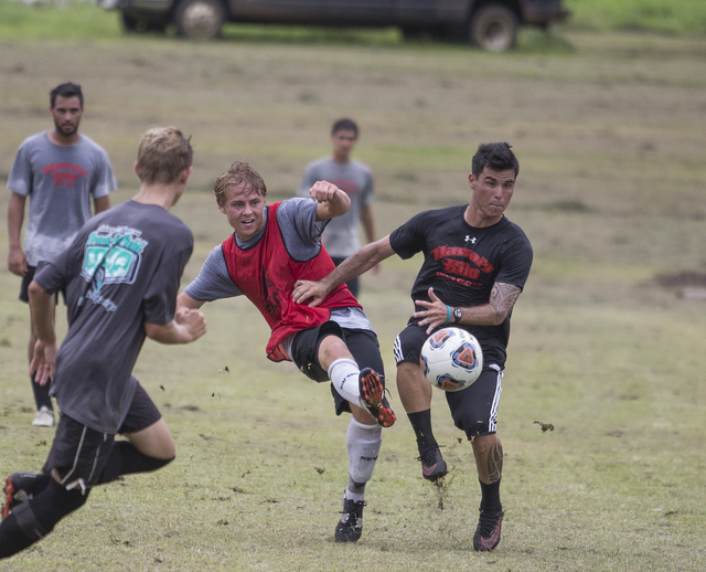 4158610_web1_UHH_Soccer_Practice_Men_1.jpg