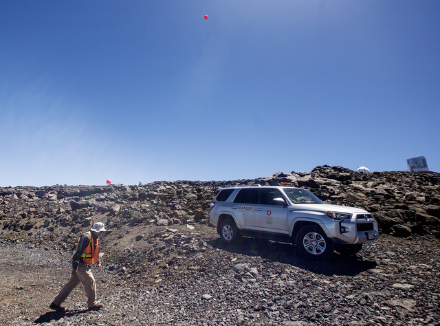 4233091_web1_TMT_Trial_Mauna_Kea_Site_Visit_1.jpg