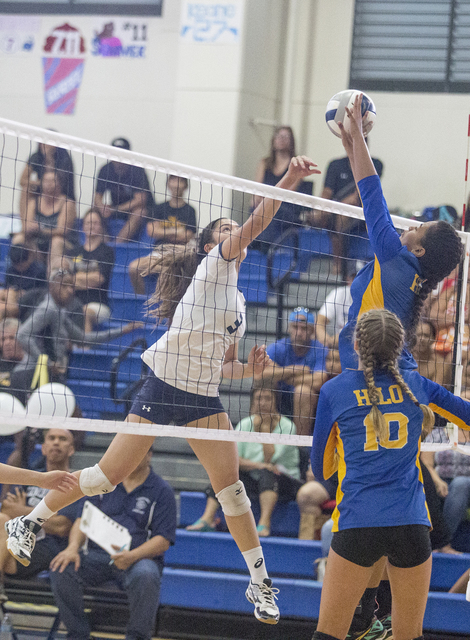 4339982_web1_Kamehameha_vs_Hilo_Girls_Volleyball_10.jpg