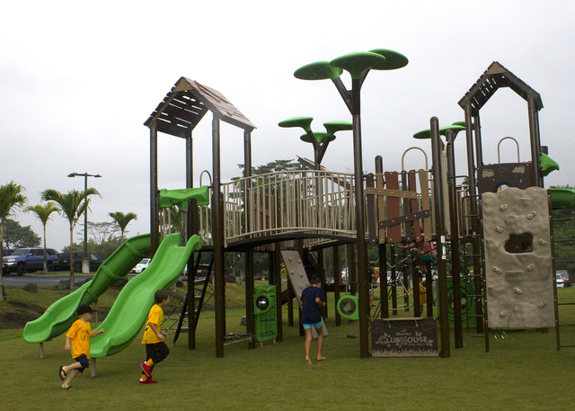 4409227_web1_ia_pahoapark_playground.jpg