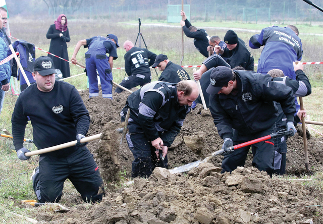 4480802_web1_Slovakia-Grave-Diggin_Chri.jpg