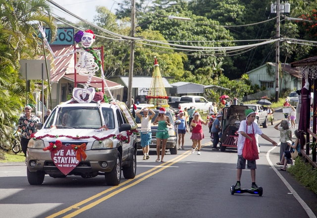 4526142_web1_Pahoa_Holiday_Parade_7.jpg