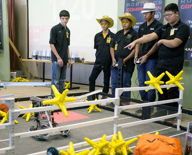 4722723_web1_Hawaii_State_Vex_Robotics_Championships_2.jpg