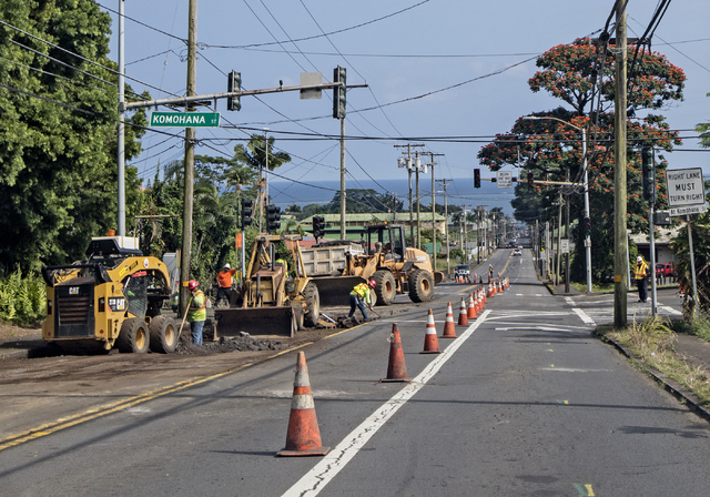 4723648_web1_Komohana_Waianuenue_Road_Construction_1.jpg